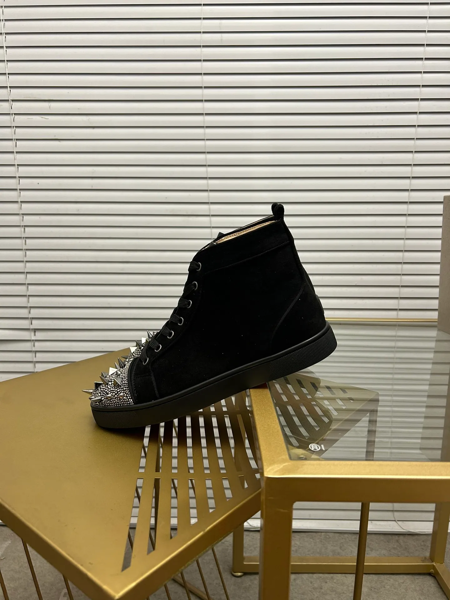 (Customized model) Ex-factory price is 540. christian louboutin (CL red sole shoes) counter series, casual sneakers for couples 📢 📢 📢 Exclusive hot style release 🎈🎈💪 Movable latex feet 👻 Finished outsole line [Proud] 😝Female 35-40# Male 38#-46, global supply😝 [Top version]: Original imported genuine leather upper, top original leather lining, original molded TPU outsole, original 1:1 detail processing, original shoe last,